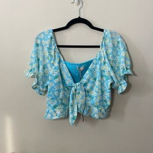 BCBGeneration Daisy Crop Top Blue Floral Tie Front Puff Sleeve Cottagecore NWT S